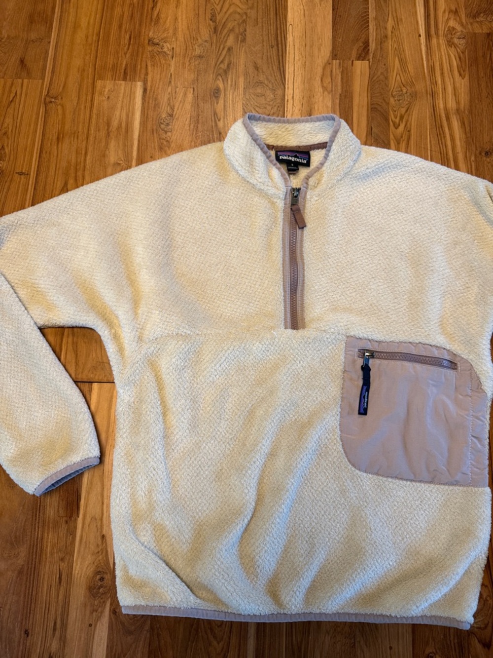 Patagonia women’s Cream Zip-Up Fleece with Tan Chest Pocket
